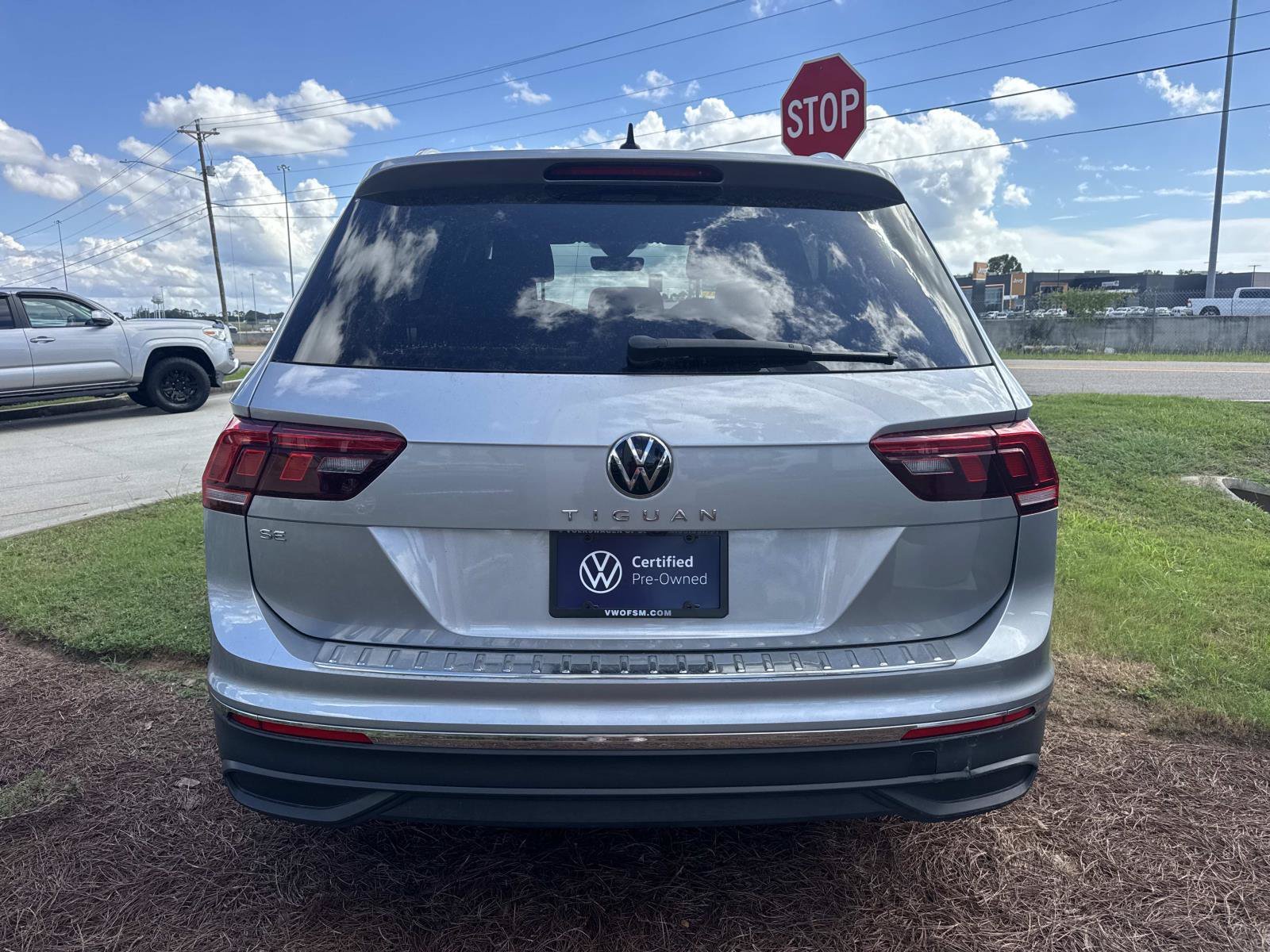 Used 2023 Silver Volkswagen 2.0T SE image 6