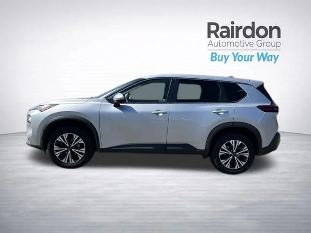 Used 2022 Brilliant Silver Metallic Nissan SV image 15