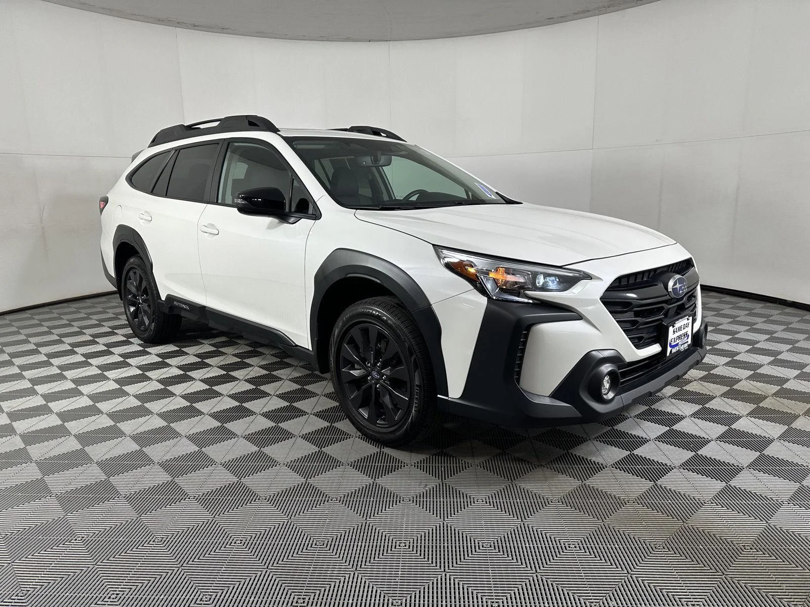 Used 2025 Crystal White Pearl Subaru Onyx Edition image 13