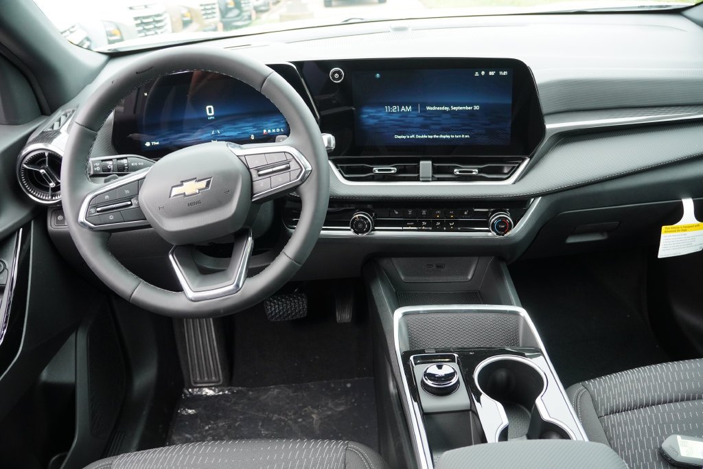 2027 Chevrolet Equinox LT - Photo 12