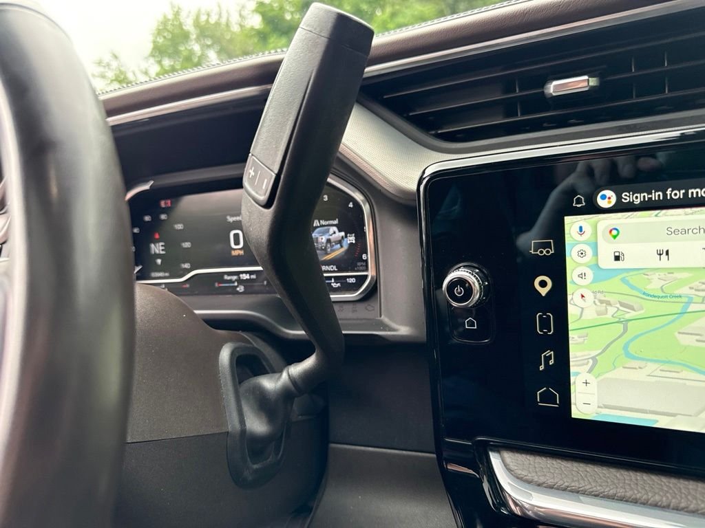 Used 2024 Silver GMC Denali image 39