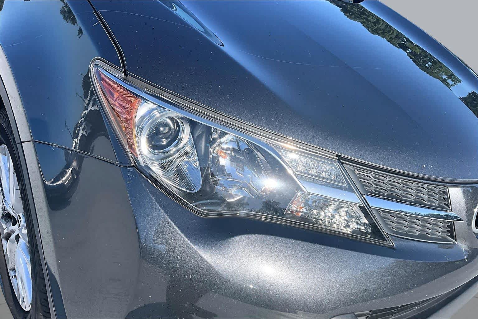 Used 2015 Magnetic Gray Metallic Toyota Limited image 27