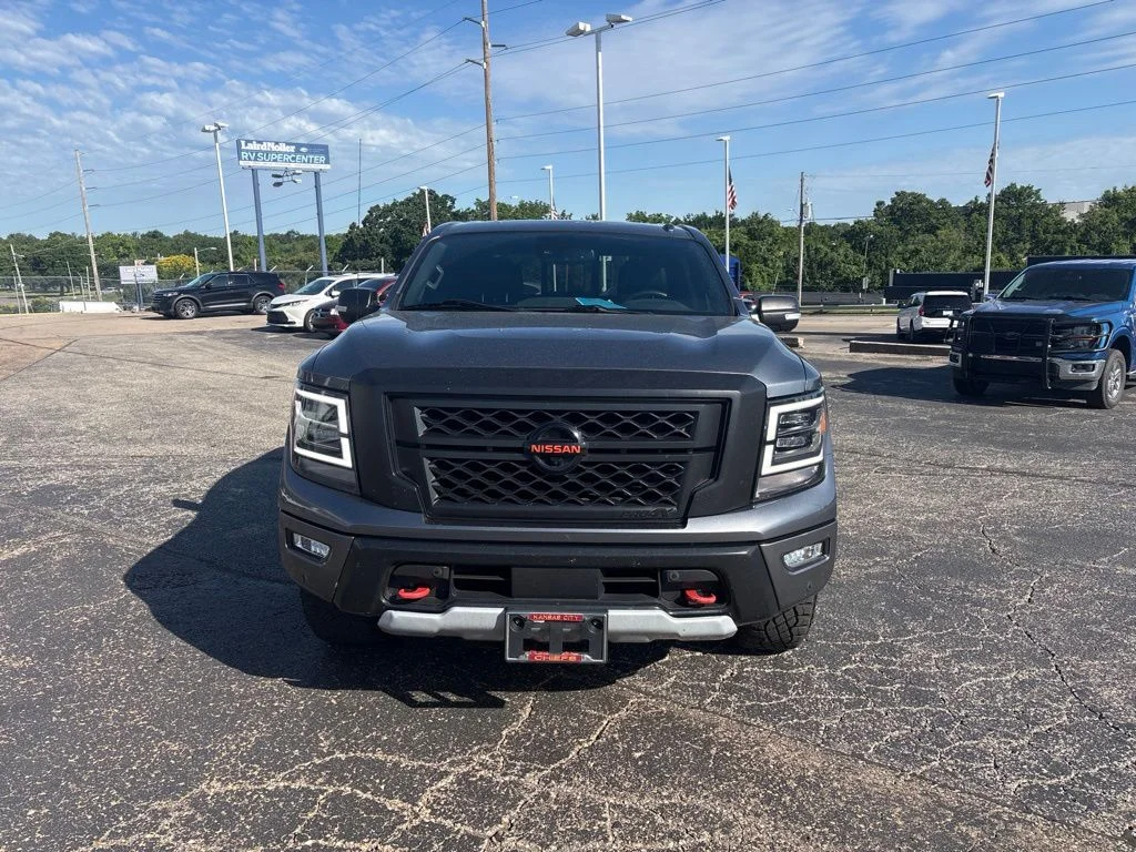Used 2021 Nissan Titan PRO-4X with VIN 1N6AA1ED2MN519527 for sale in Kansas City