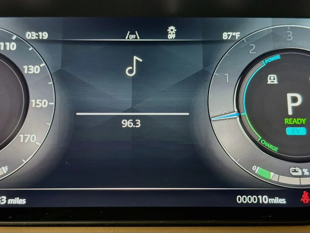 New 2026 Fuji White Land Rover Dynamic SE image 12