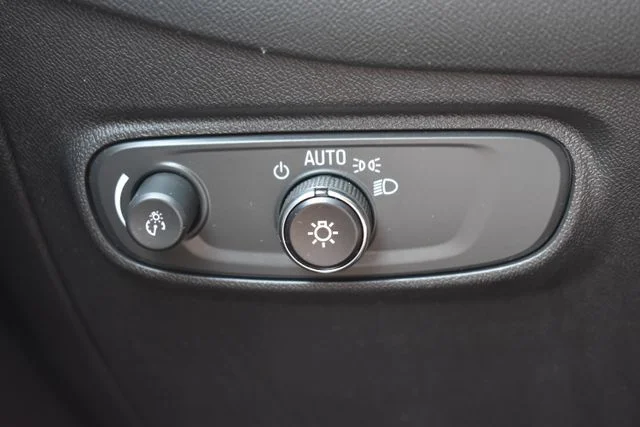 Used 2024 White Chevrolet LT image 23