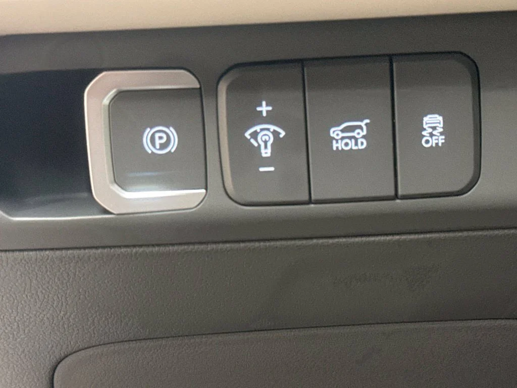 New 2027 Serenity White Hyundai SE image 24