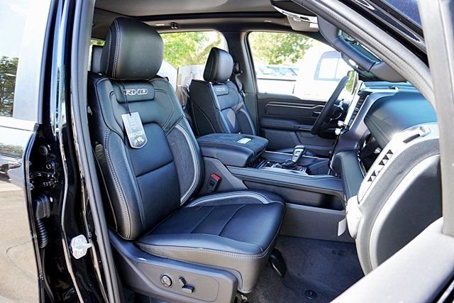 New 2026 Diamond Black Crystal Pearl-Coat Exterior Paint RAM RHO image 17