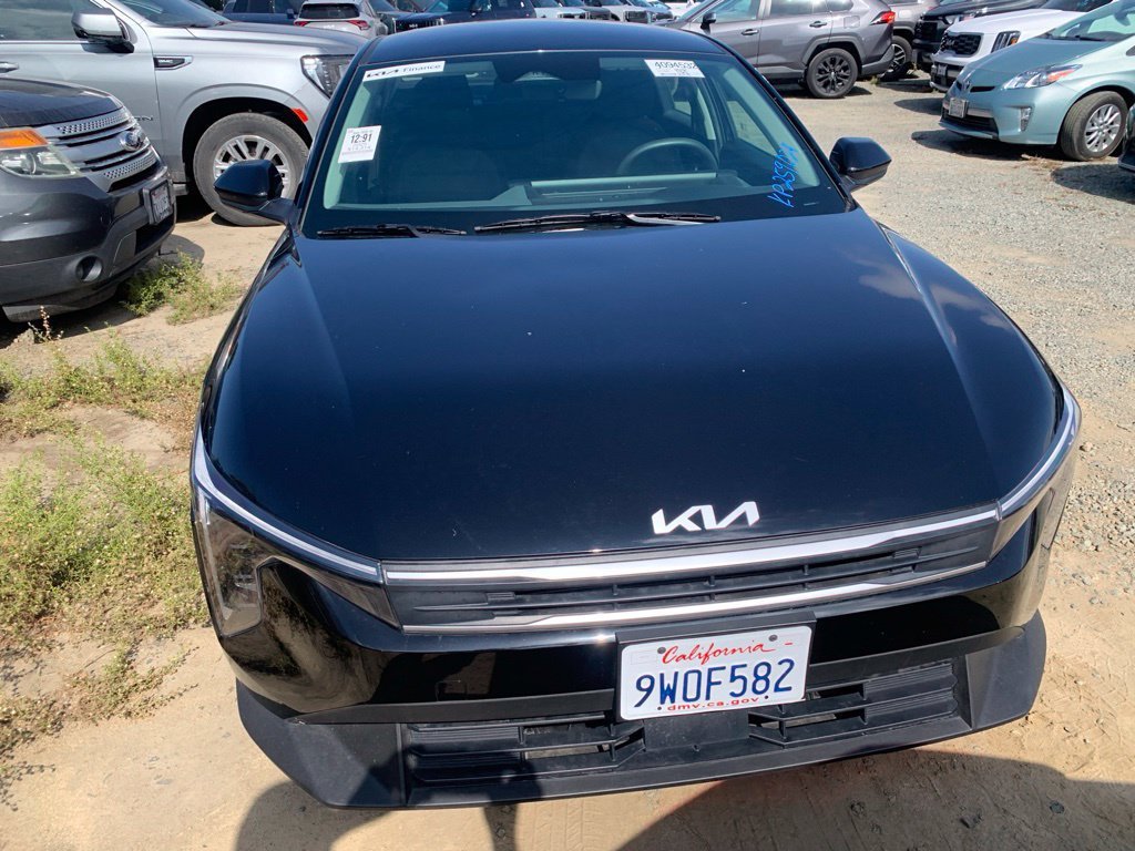 Used 2025 Black Kia LXS image 3