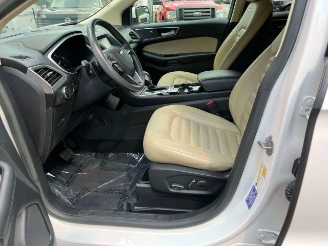 Used 2015 White Platinum Clearcoat Metallic Ford SEL image 29