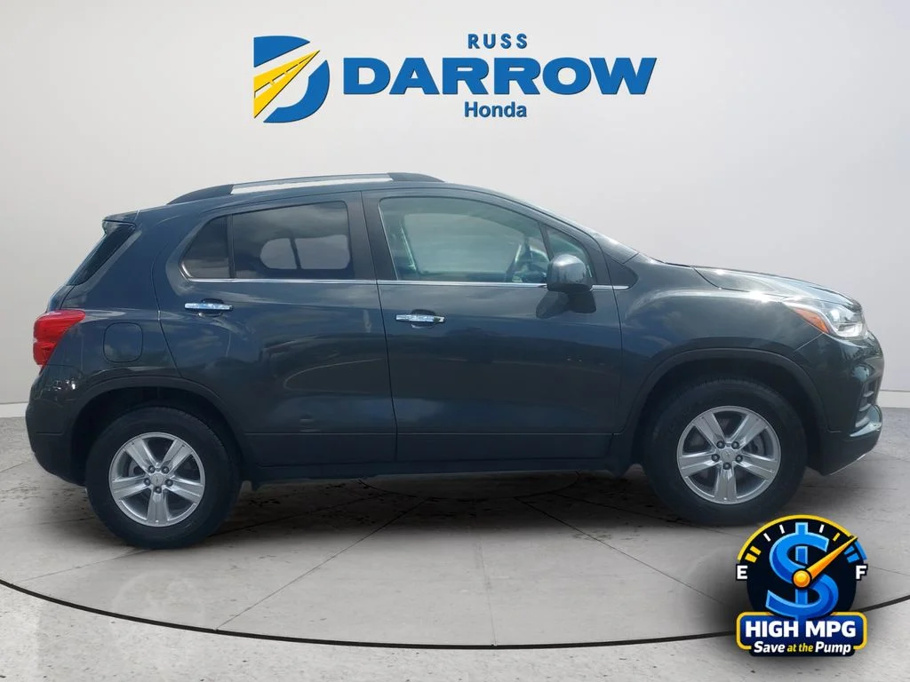 Used 2018 Gray Chevrolet LT image 6