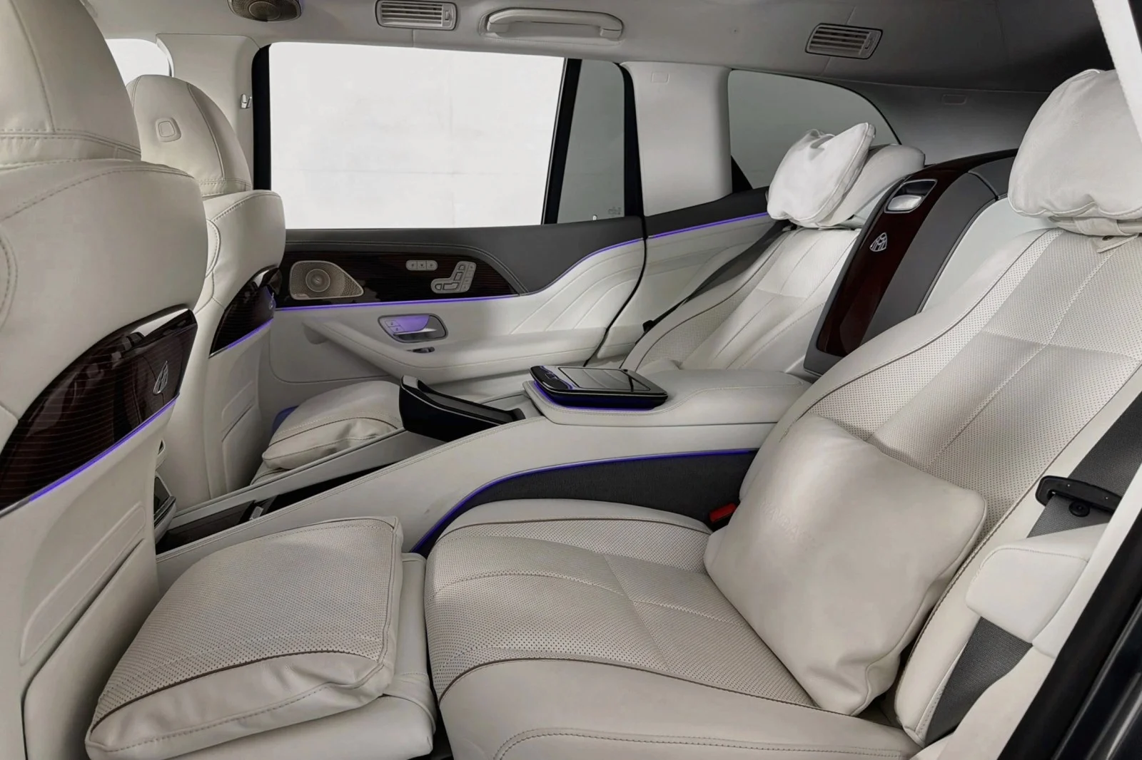 Certified Used 2023 Cirrus Silver Metallic Mercedes-Benz Maybach GLS 600 image 10