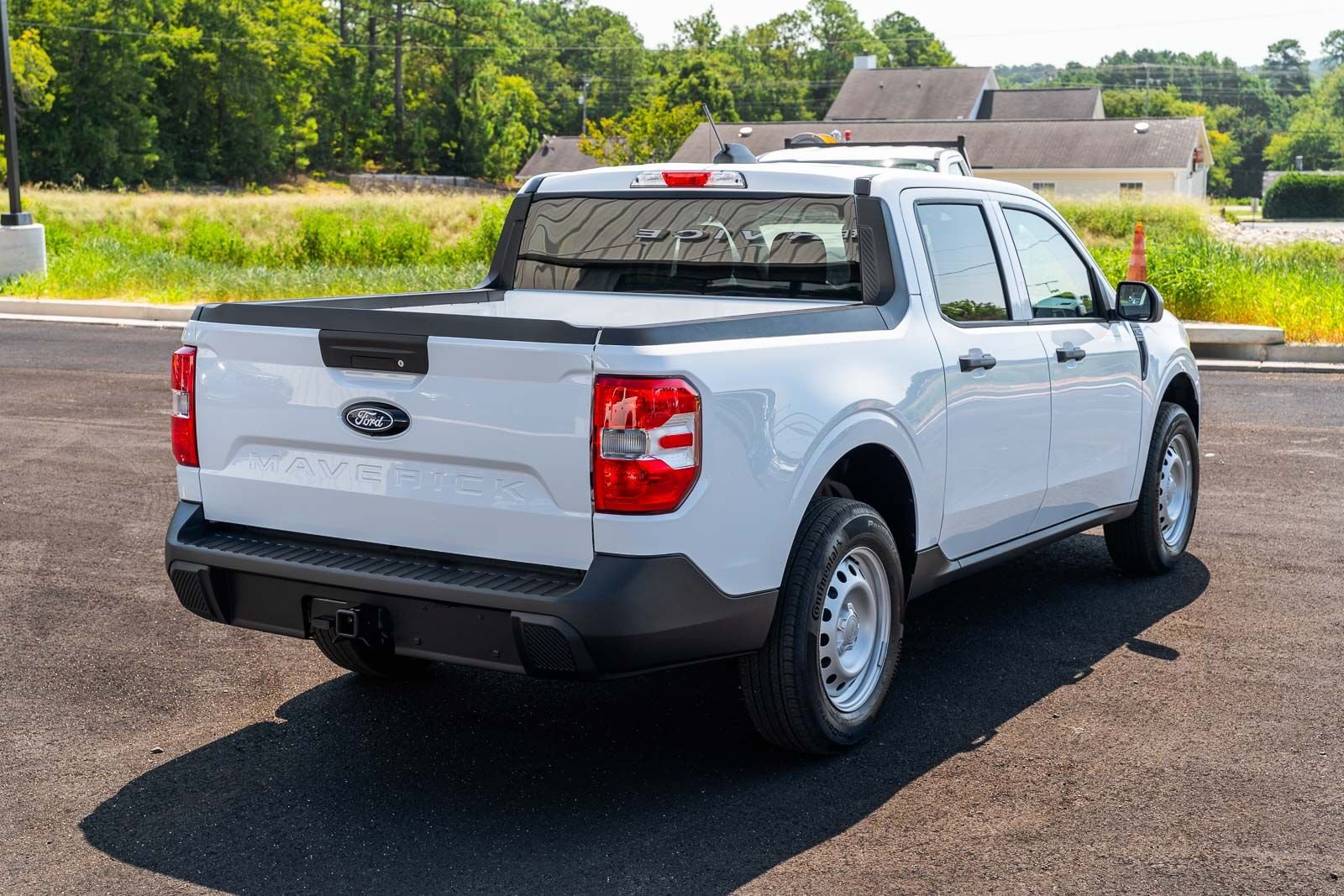 New 2026 Oxford White Ford XL image 4