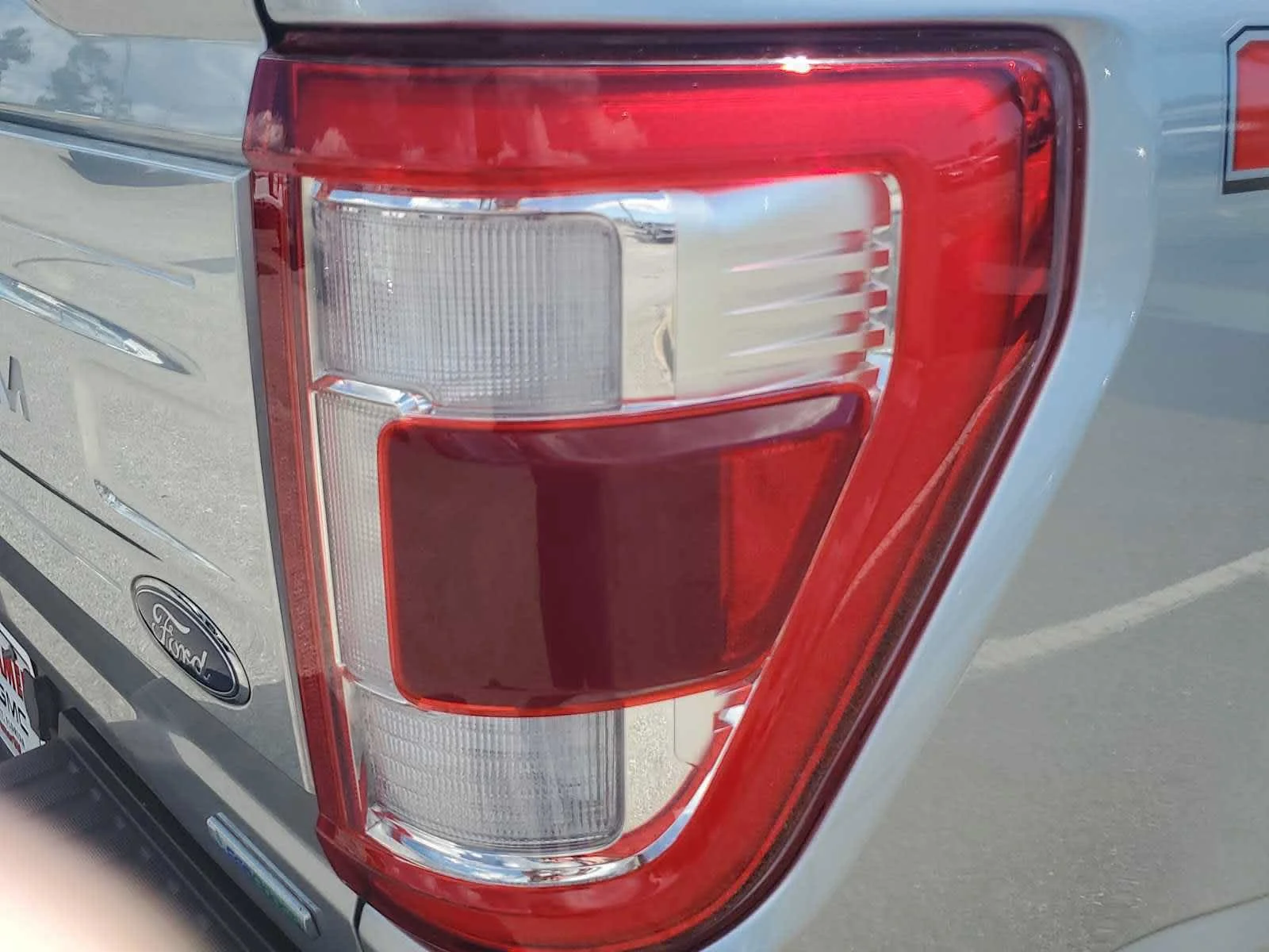 Used 2023  Ford XL image 6