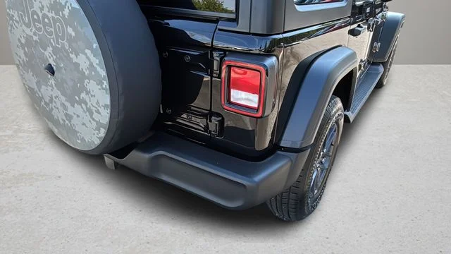 Used 2024 Black Jeep Sport S image 39
