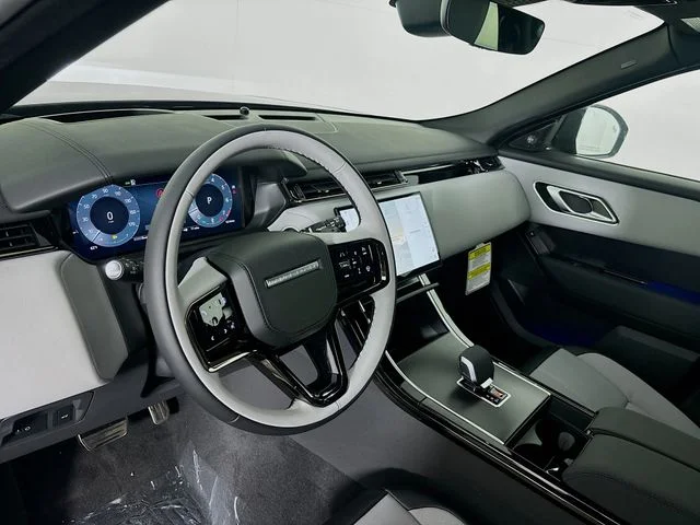 Certified Used 2026 Charente Grey Land Rover Dynamic SE image 9