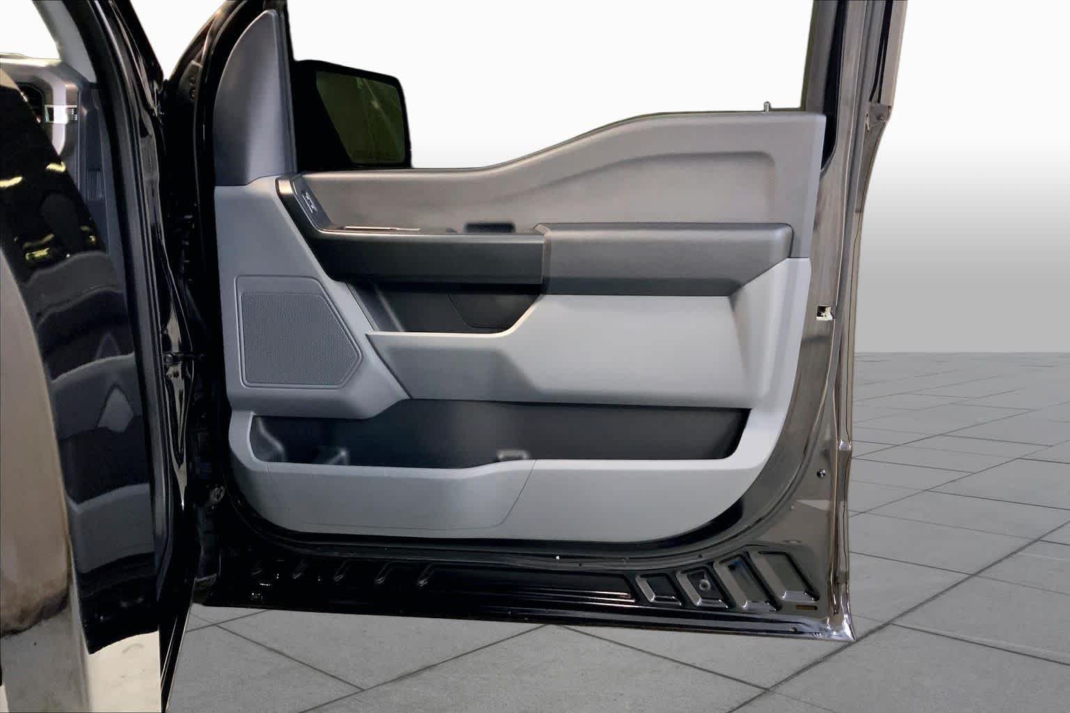 Used 2024 Agate Black Ford XL image 22