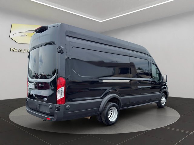 Used 2024 Black Ford  image 7