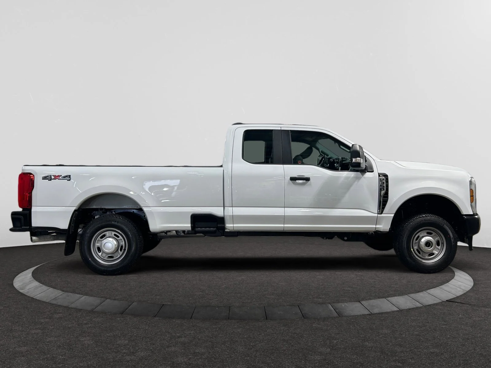 New 2026 Oxford White Ford XL image 6