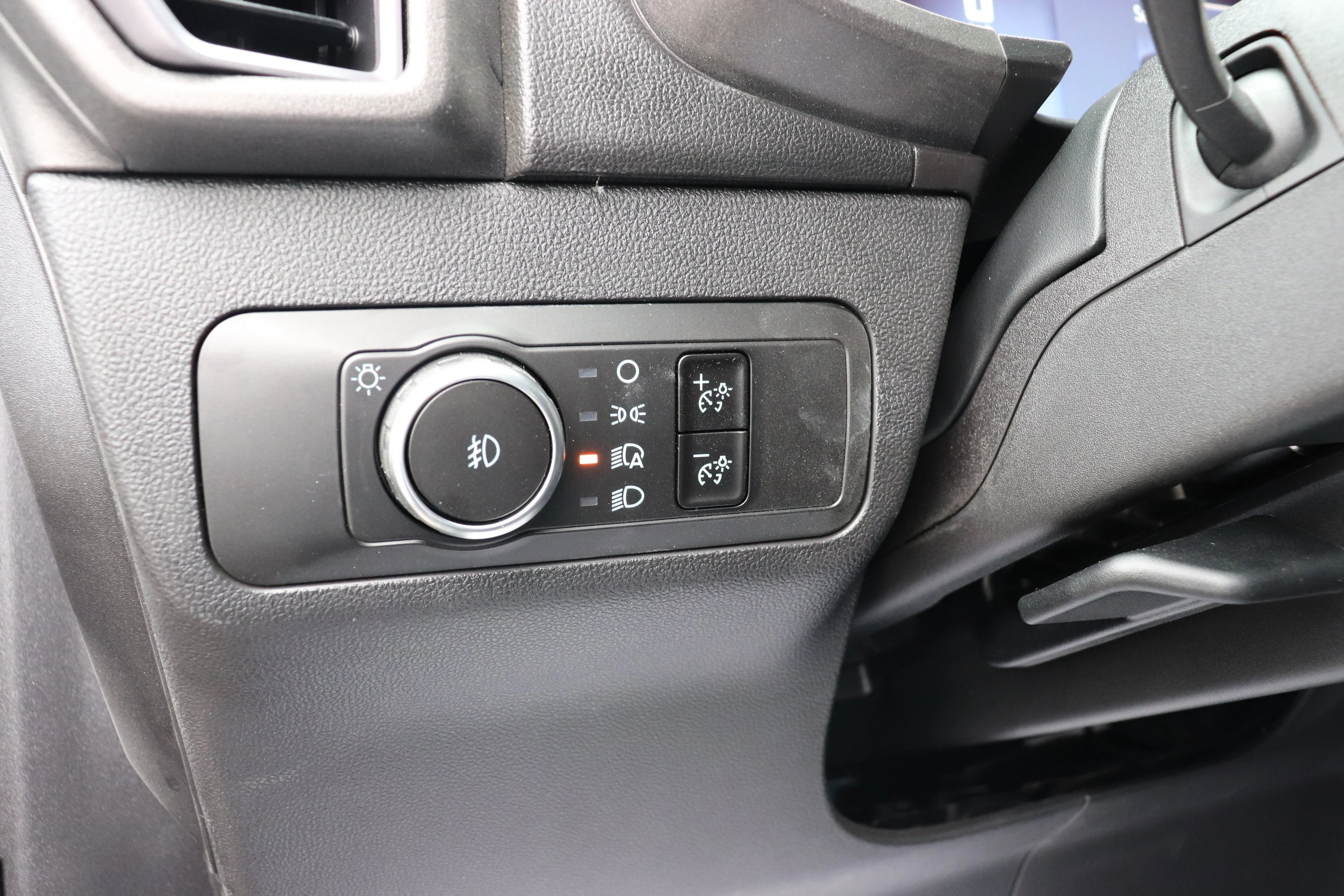New 2026 CARBONIZED GREY Ford Outer Banks image 11