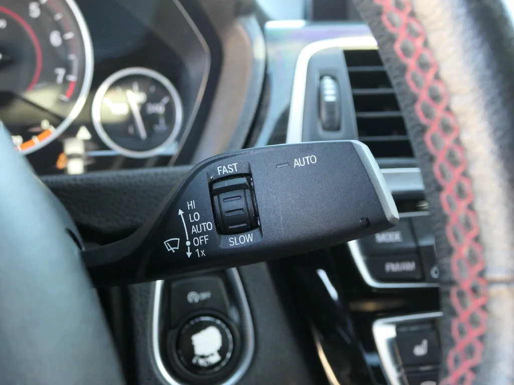 Used 2018 Alpine White BMW 330i image 16
