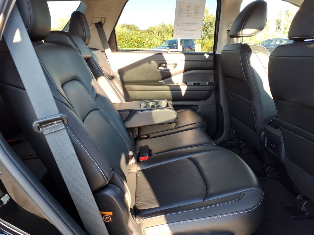 2025 Nissan Pathfinder SL - Photo 29