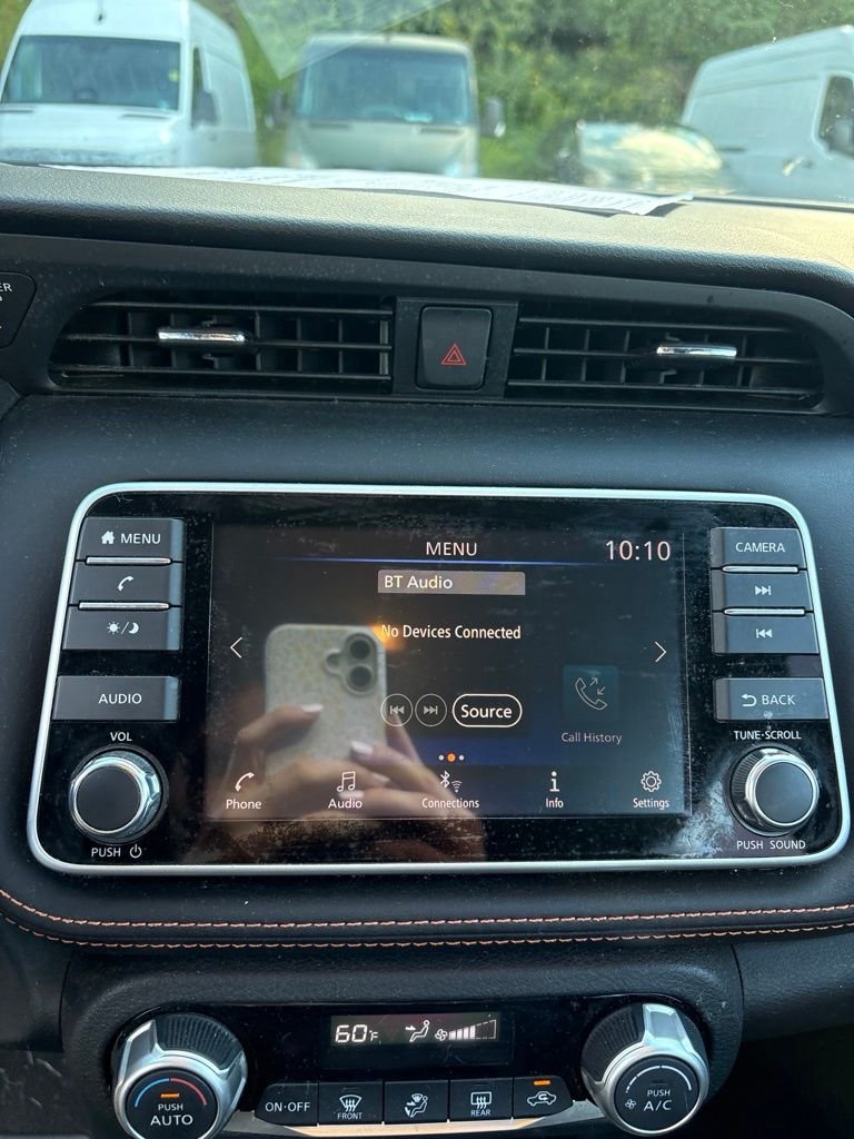 Used 2019 Gray Nissan SR image 8