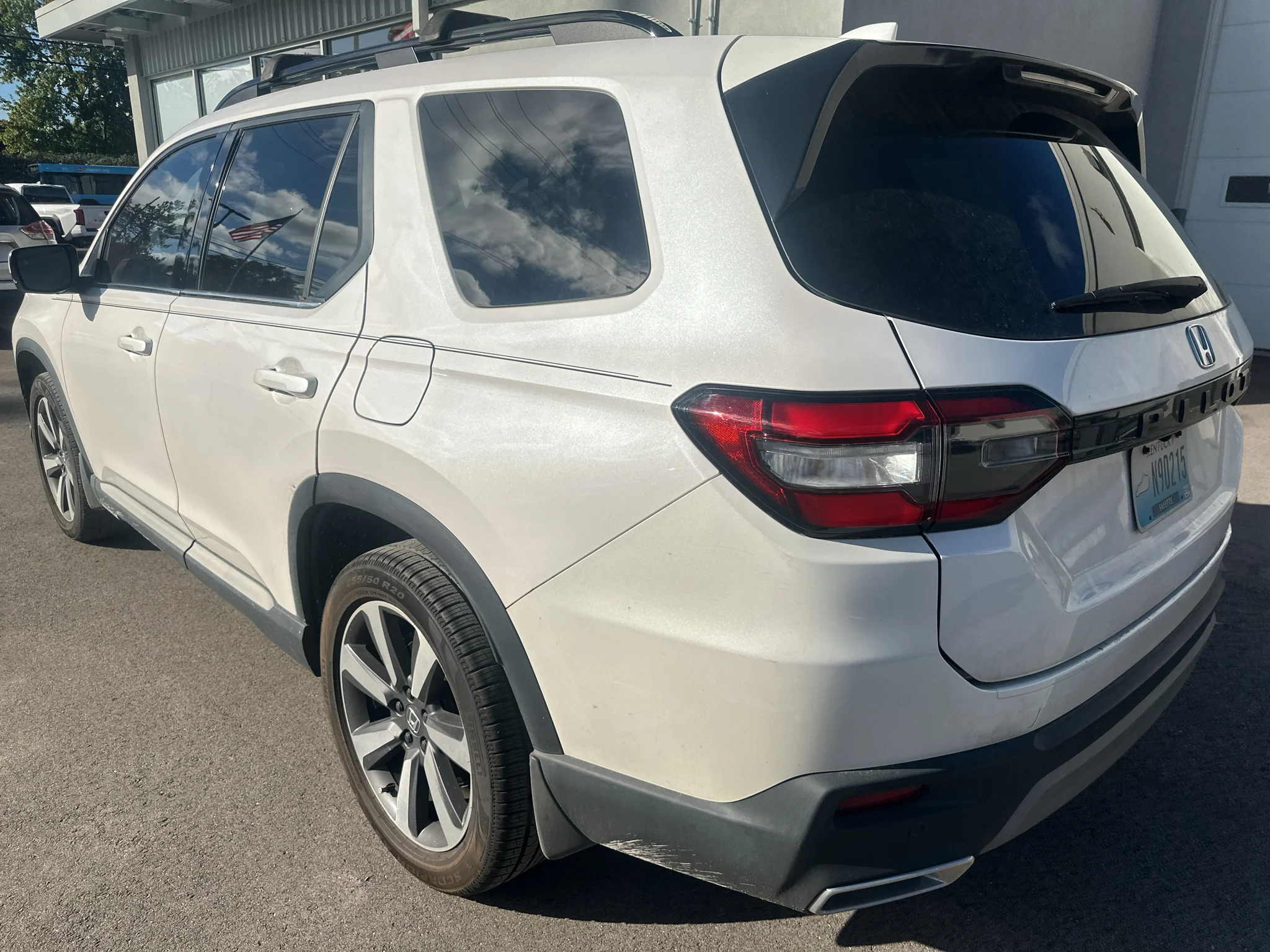 Used 2024 White Honda Touring image 5