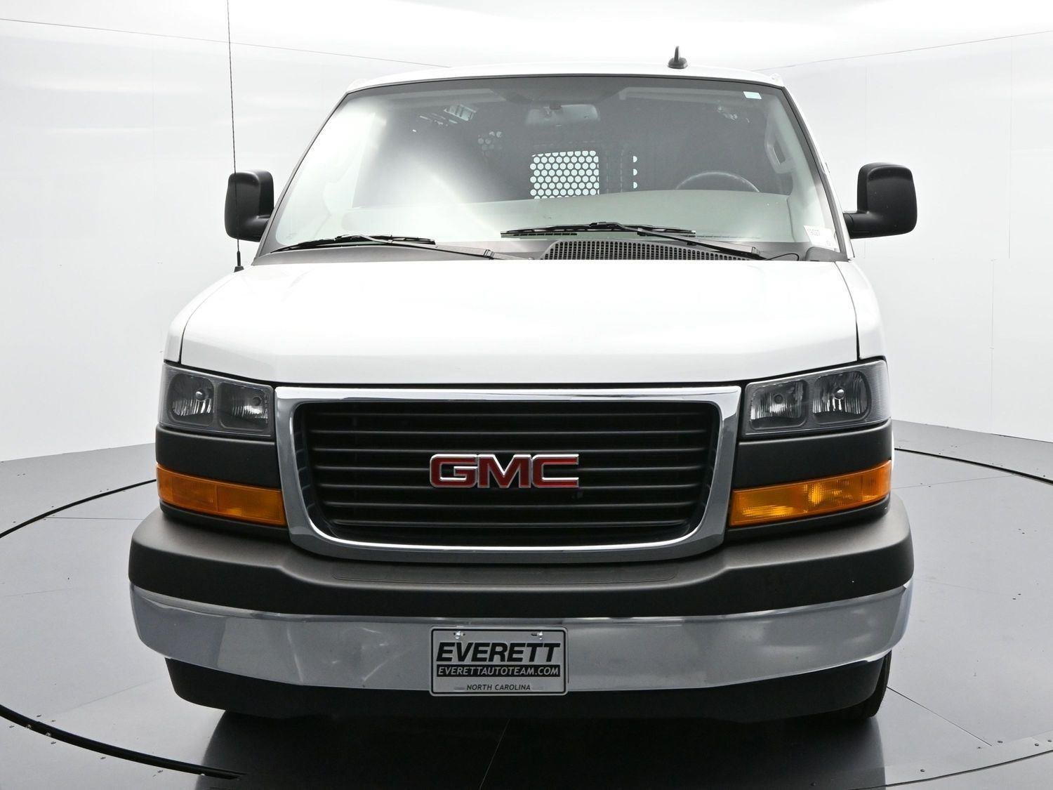 2024 Gmc Savana Cargo 2500 photo 2