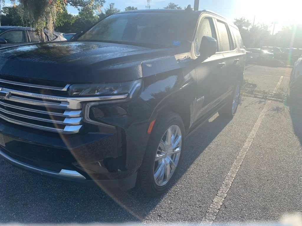 Used 2021 Blue Chevrolet High Country image 2