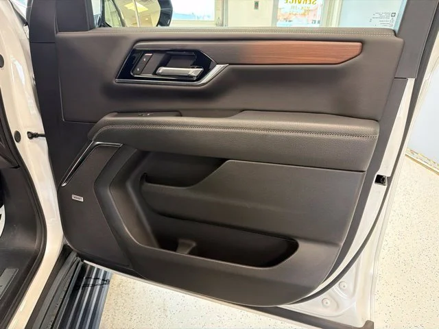 Used 2025 White GMC Denali image 51