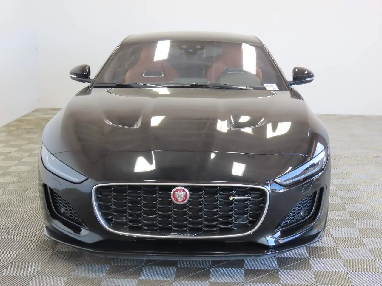 Used 2022 Santorini Black Jaguar P450 R-Dynamic image 2