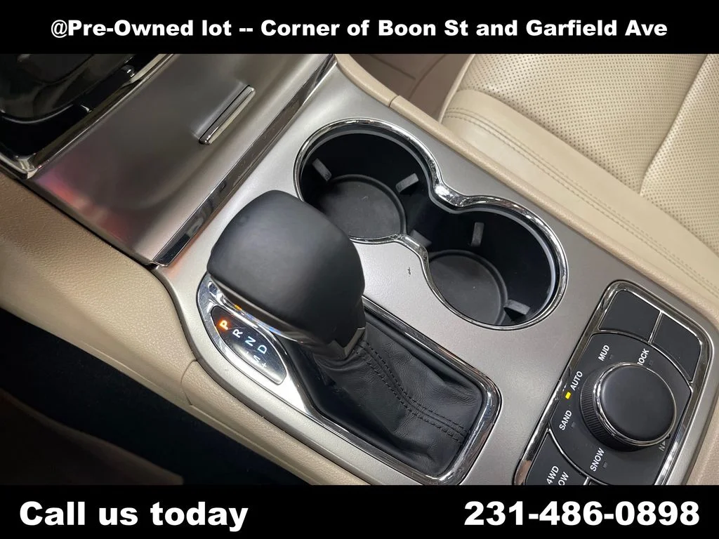 Used 2019 Blue Jeep Limited image 25