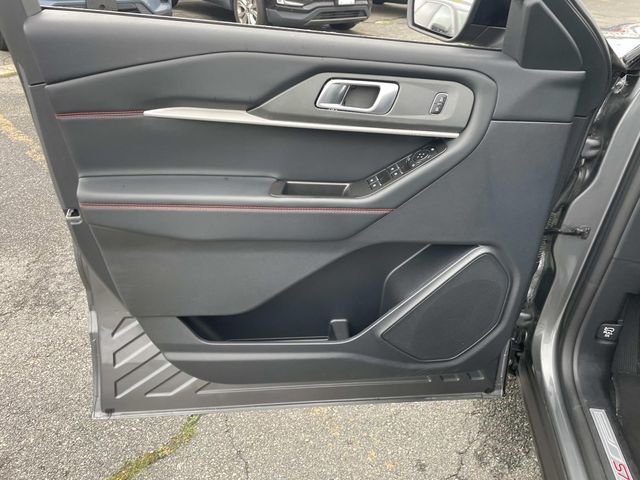 Used 2025 Carbonized Gray Metallic Ford ST-Line image 19