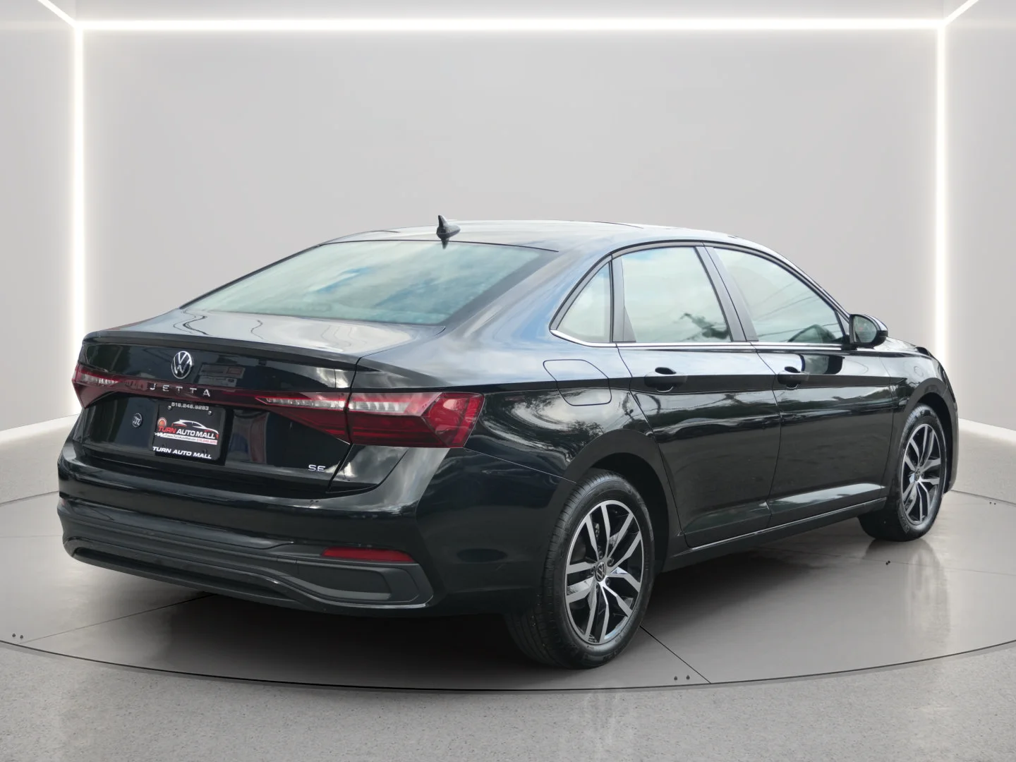 Used 2025 Deep Black Pearl Volkswagen SE image 5