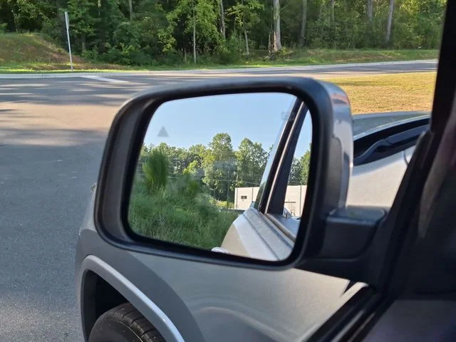 Used 2019 Silver Jeep Altitude image 18