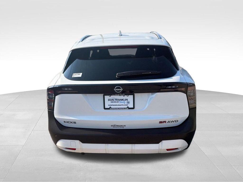 Used 2025 White Nissan SR image 4