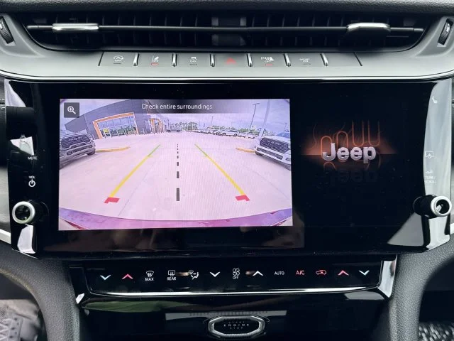 New 2026 Velvet Red Pearl-Coat Exterior Paint Jeep Altitude image 26