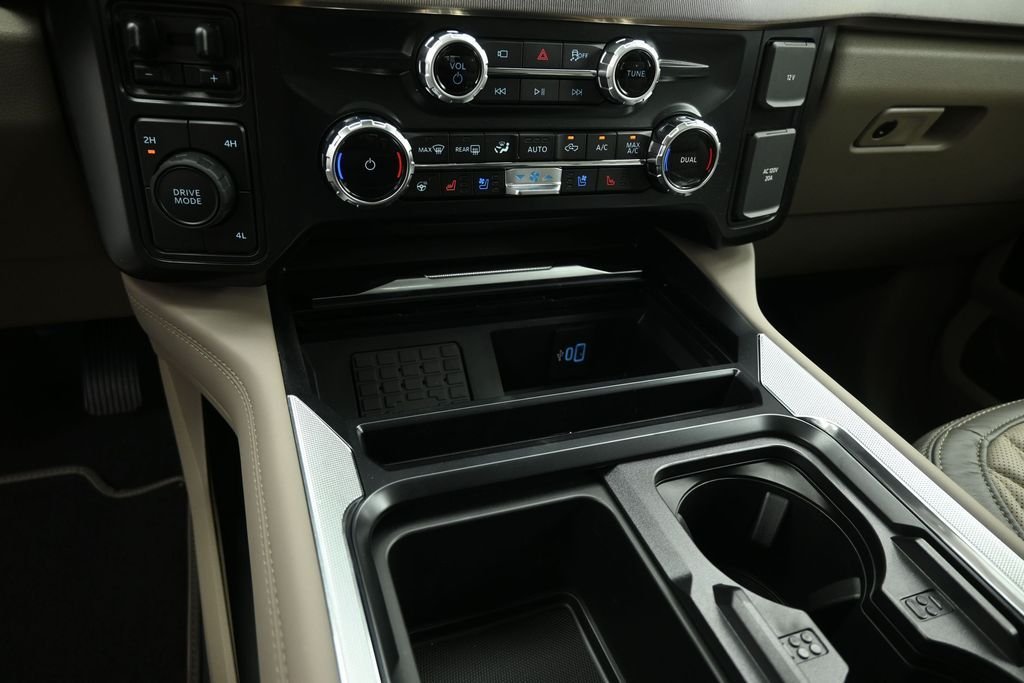 New 2026 Star White Metallic Tri-Coat Ford Platinum image 14