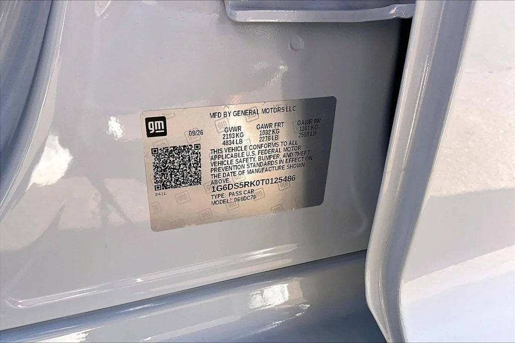 New 2026 Vibrant White Tricoat Cadillac Premium Luxury image 13