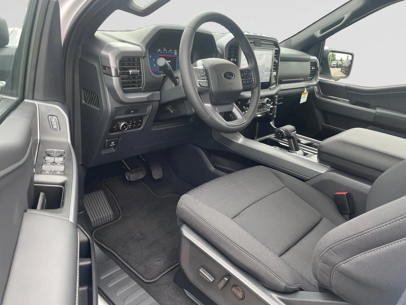 New 2026 Oxford White Ford XLT image 13