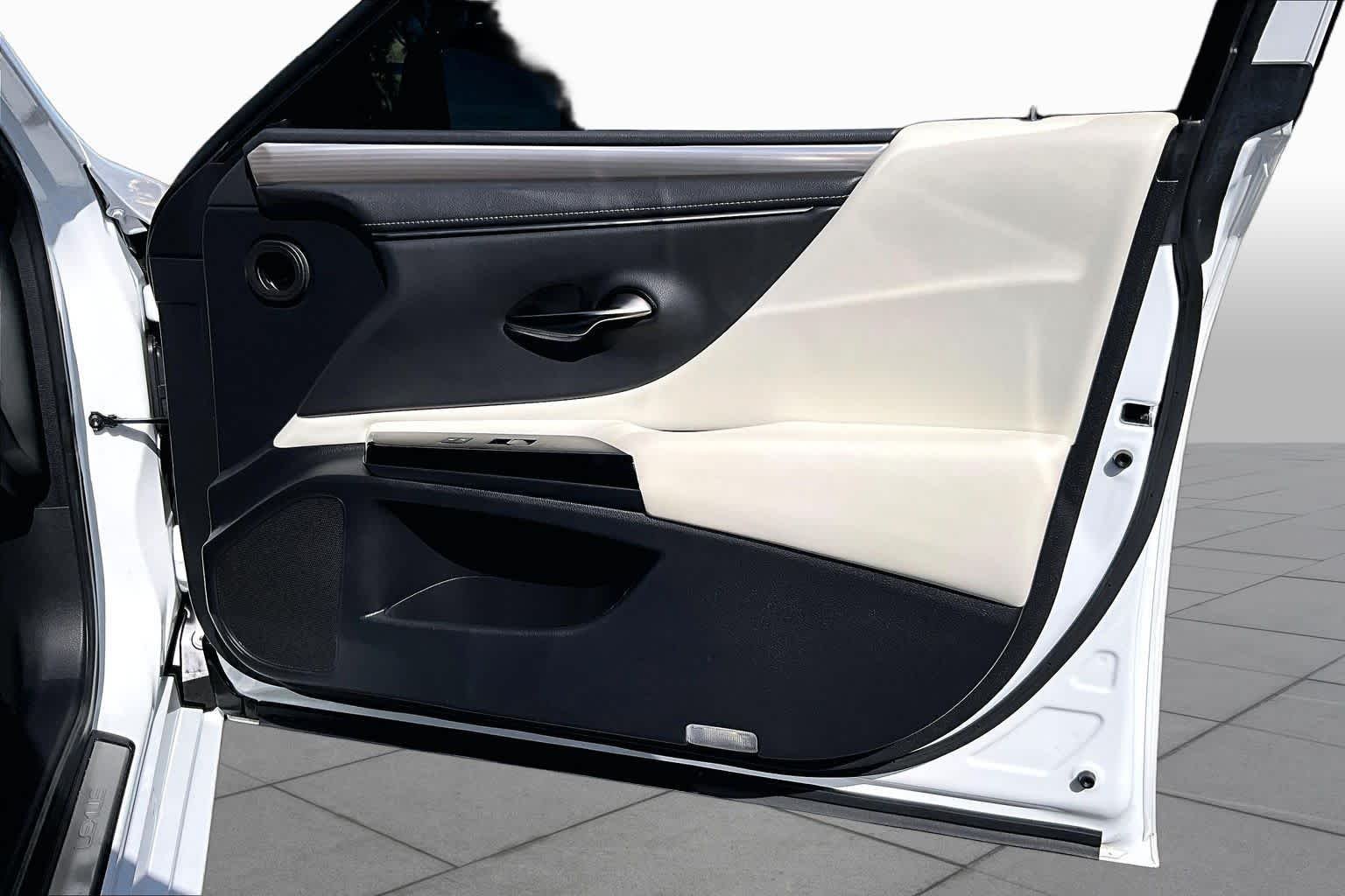 Certified Used 2023 ULTRA WHITE Lexus F SPORT Handling image 21