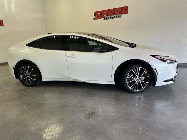 Certified Used 2023 PLATINUM WHITE PEARL MC. Toyota  image 2