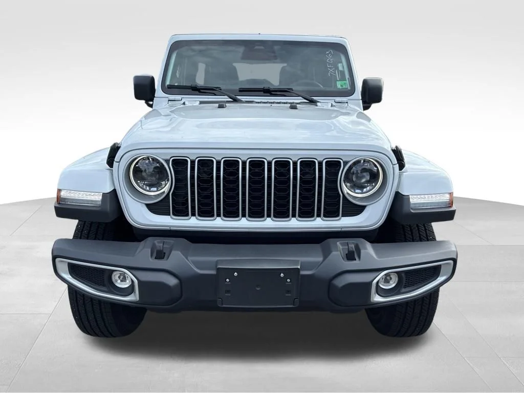 Used 2026 White Jeep Sahara image 9