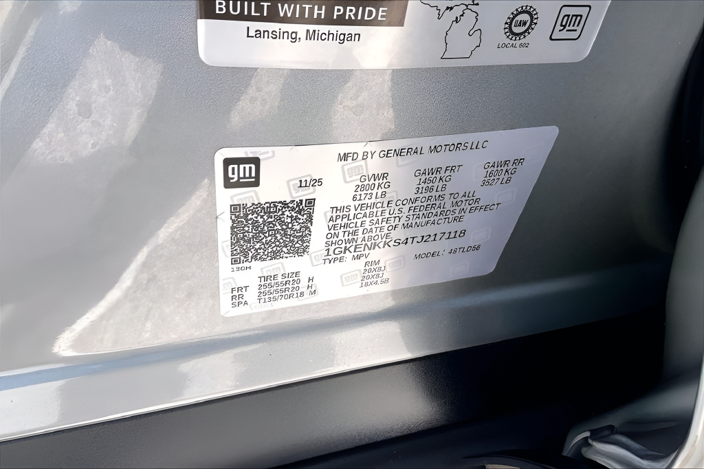Used 2026 Silver GMC Elevation image 29