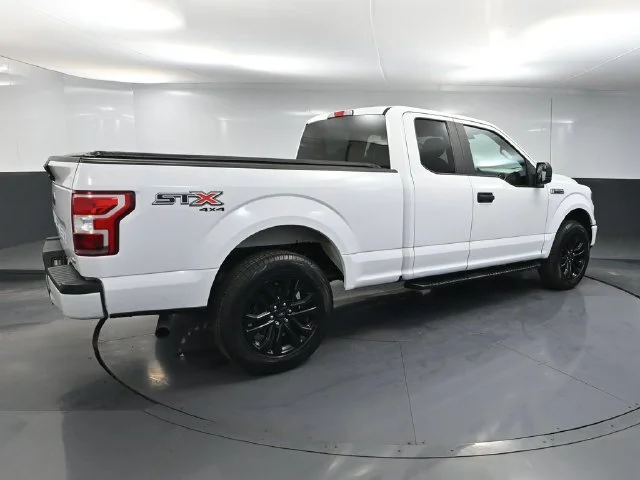Used 2019 White Ford XL image 3