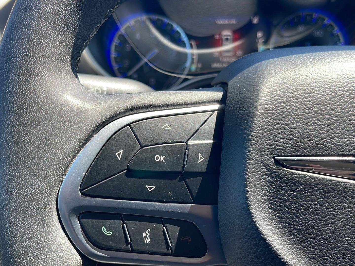2023 Chrysler Pacifica Touring L - Photo 37