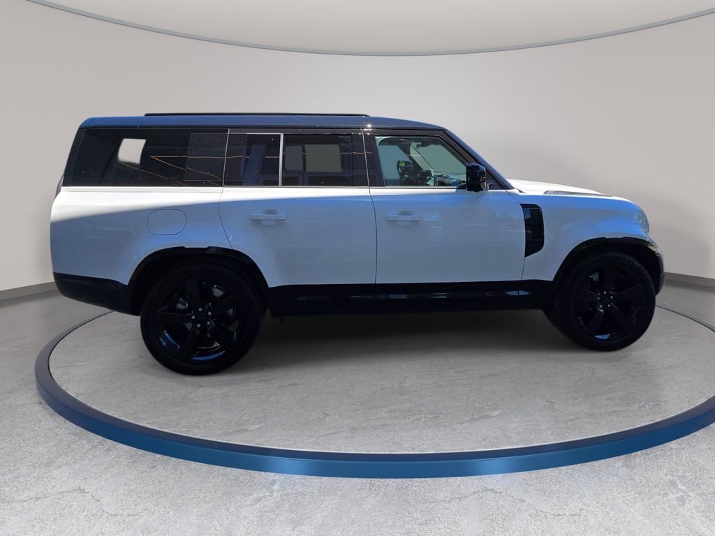 New 2026 Fuji White LAND ROVER X-Dynamic SE image 4