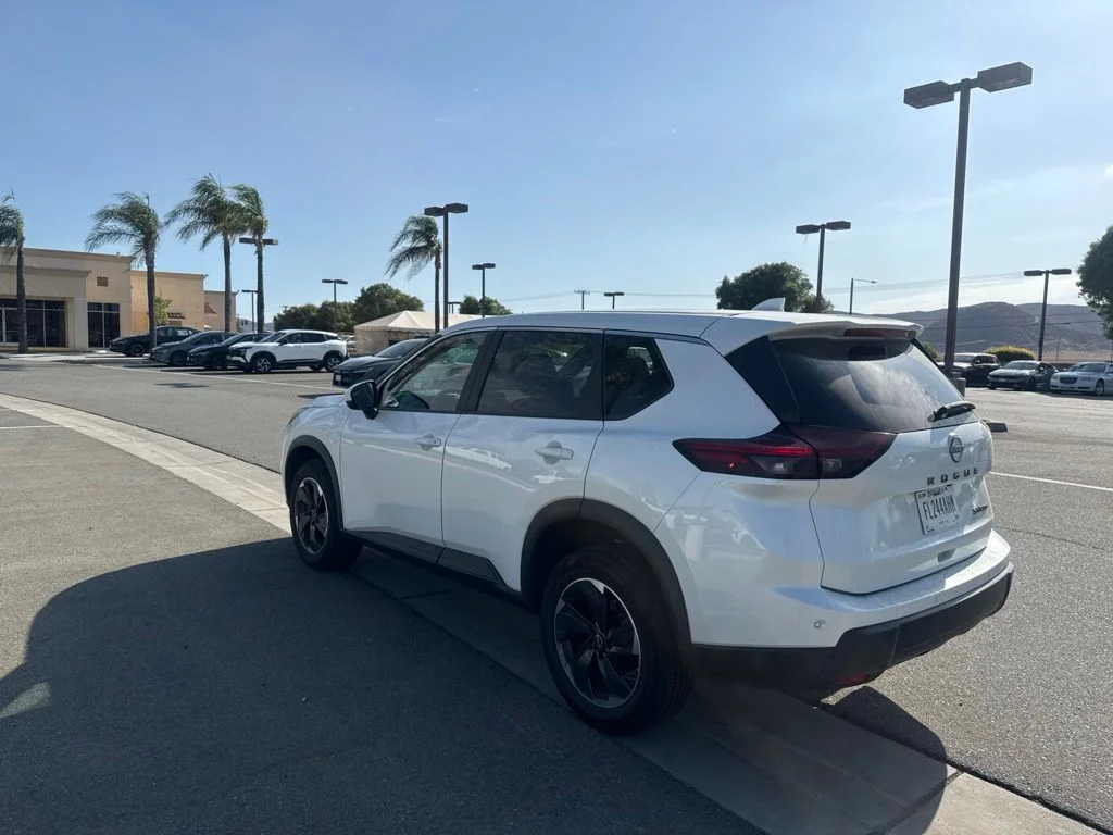 Used 2024 White Nissan SV image 5