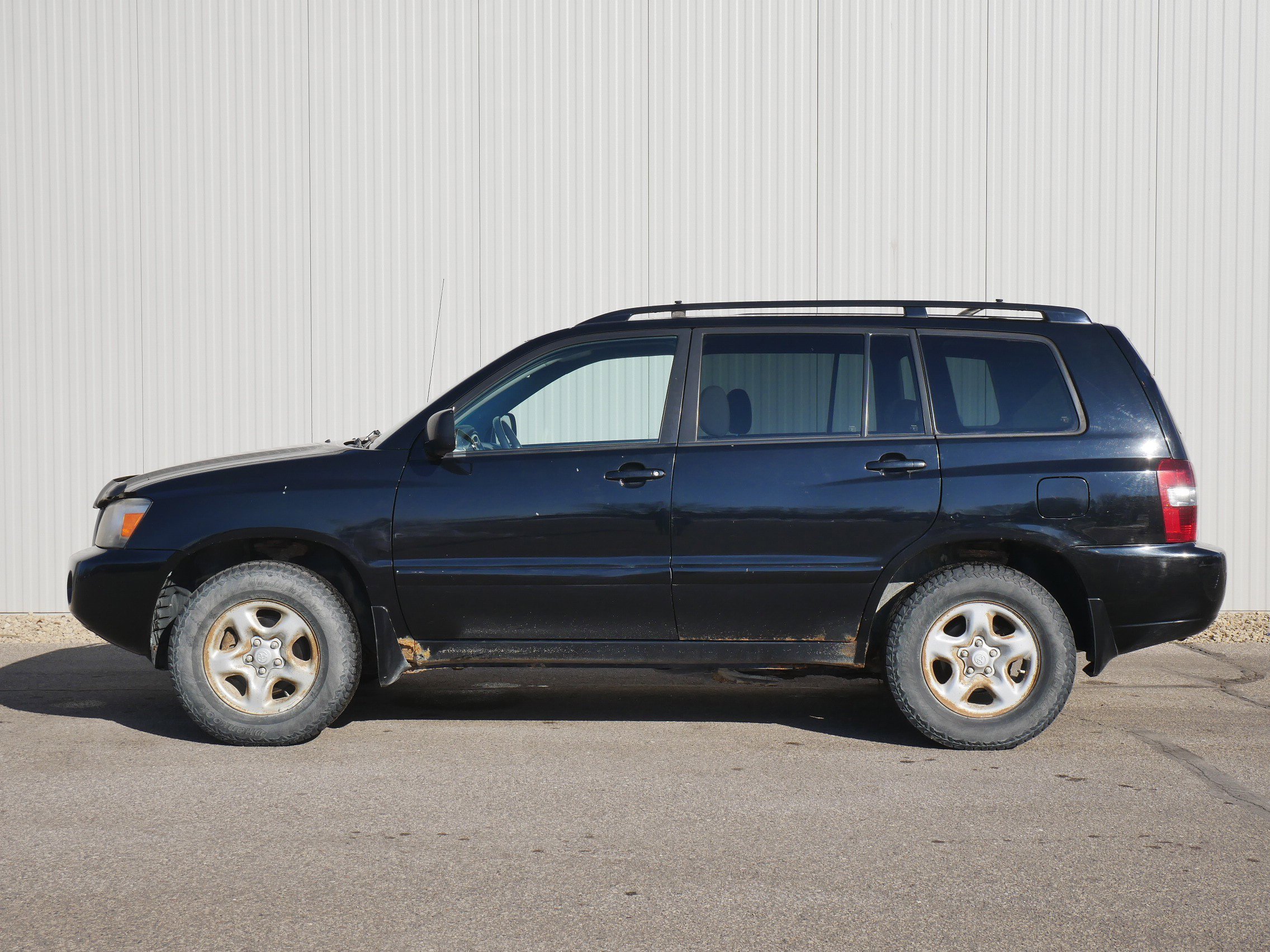 Used 2004 Toyota Highlander Base with VIN JTEHD21A040032720 for sale in Hastings, Minnesota