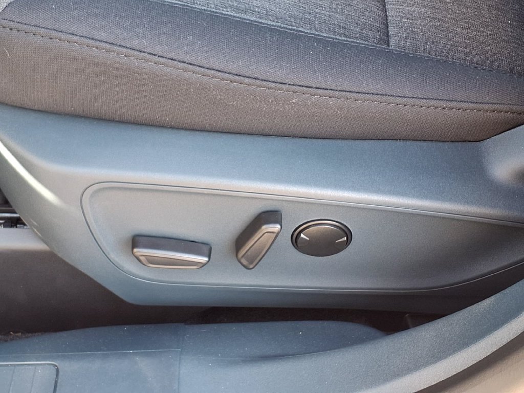 New 2026 Carbonized Gray Metallic Ford XLT image 12
